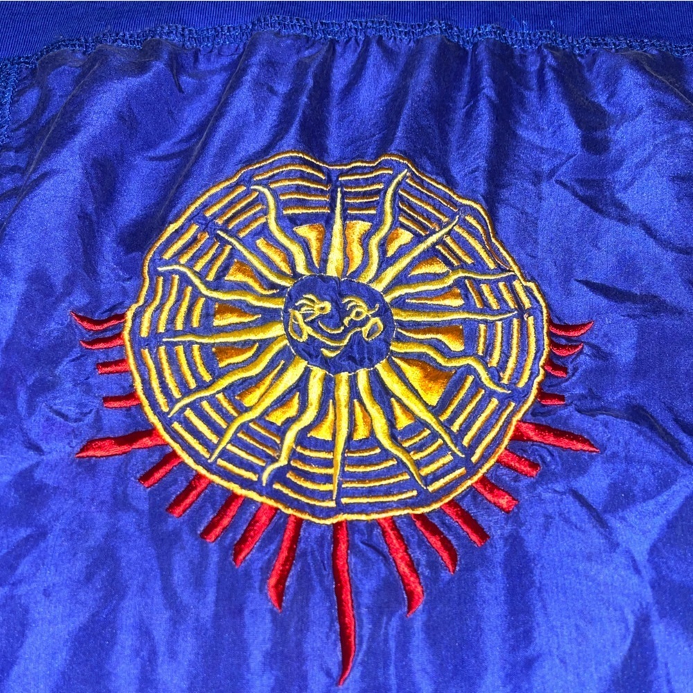 Vintage Blue Short Sleeve Tee with Embroidered Design - Picture 2 of 3